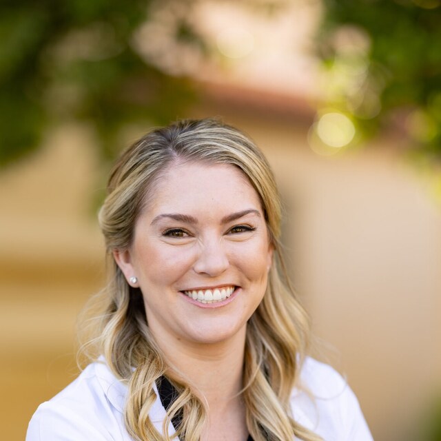 Dr. Alexandra Chamberlain
